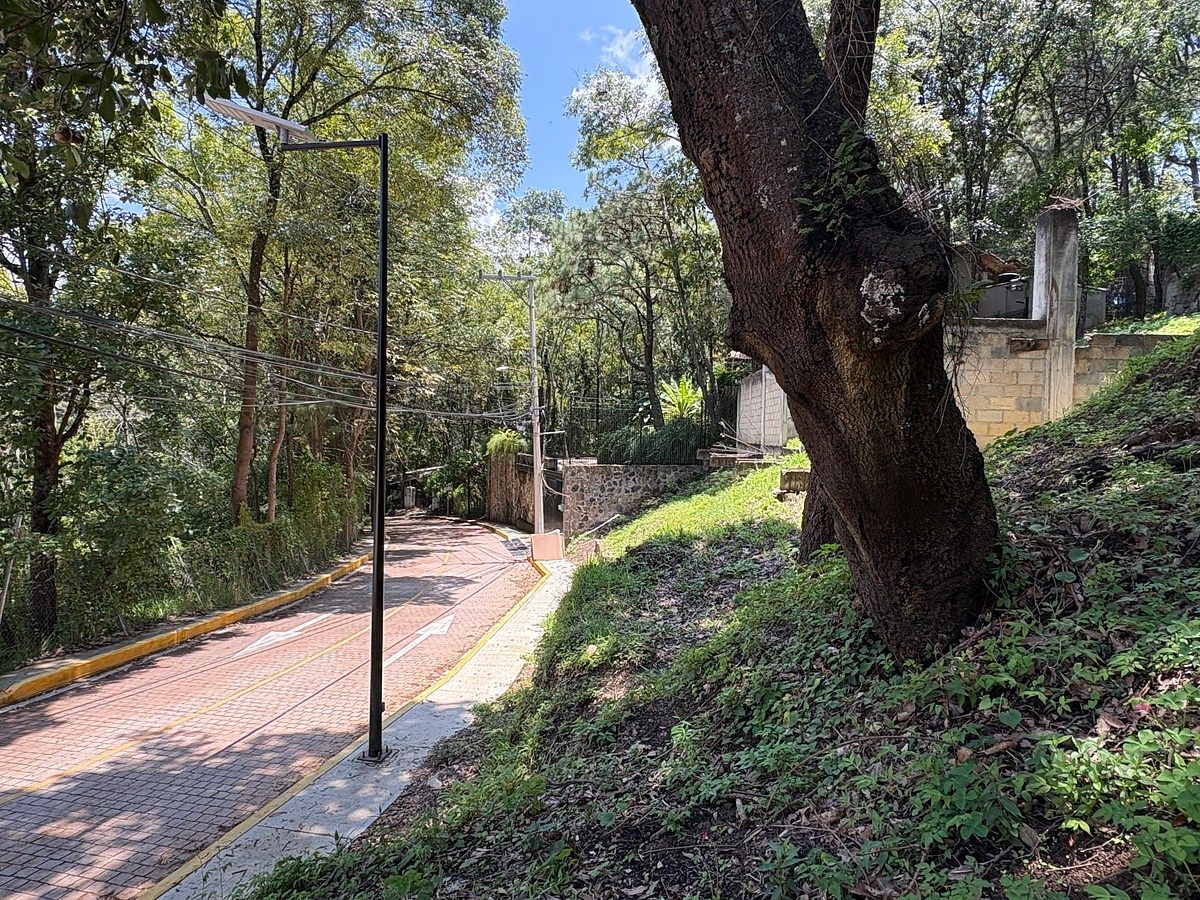 Terreno en venta en Valle de Bravo, foto 1 de 9