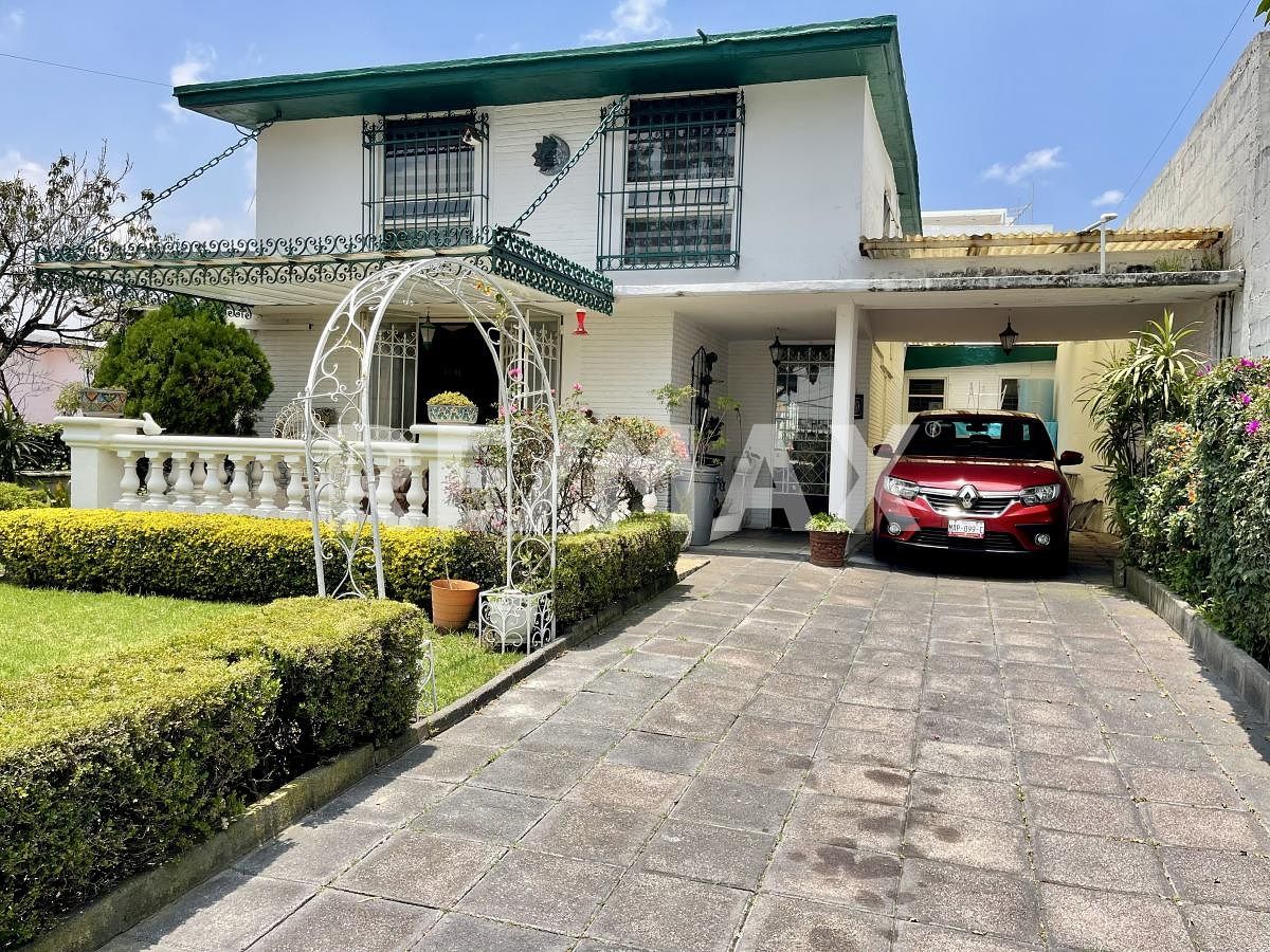 I AM SELLING A HOUSE IN LOMAS DE VALLE DORADO, TLALNEPANTLA, photo 1 of 27