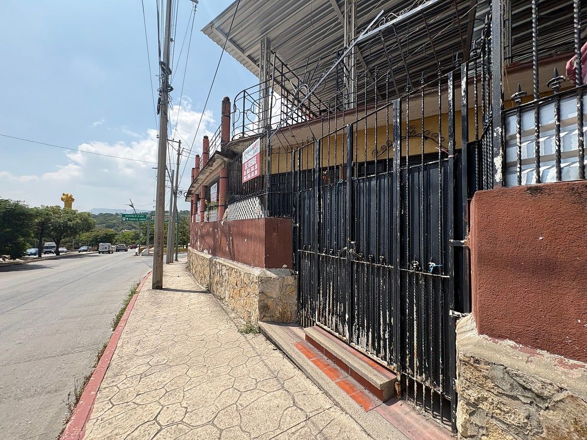 PROPIEDAD COMERCIAL EN VENTA LIBRAMIENTO SUR PONIENTE, foto 1 de 48