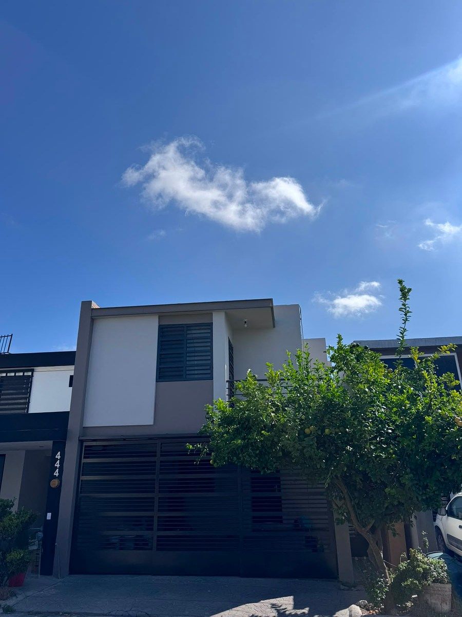 Casa em Cerradas de Santa Rosa, Apodaca, foto 2 de 3