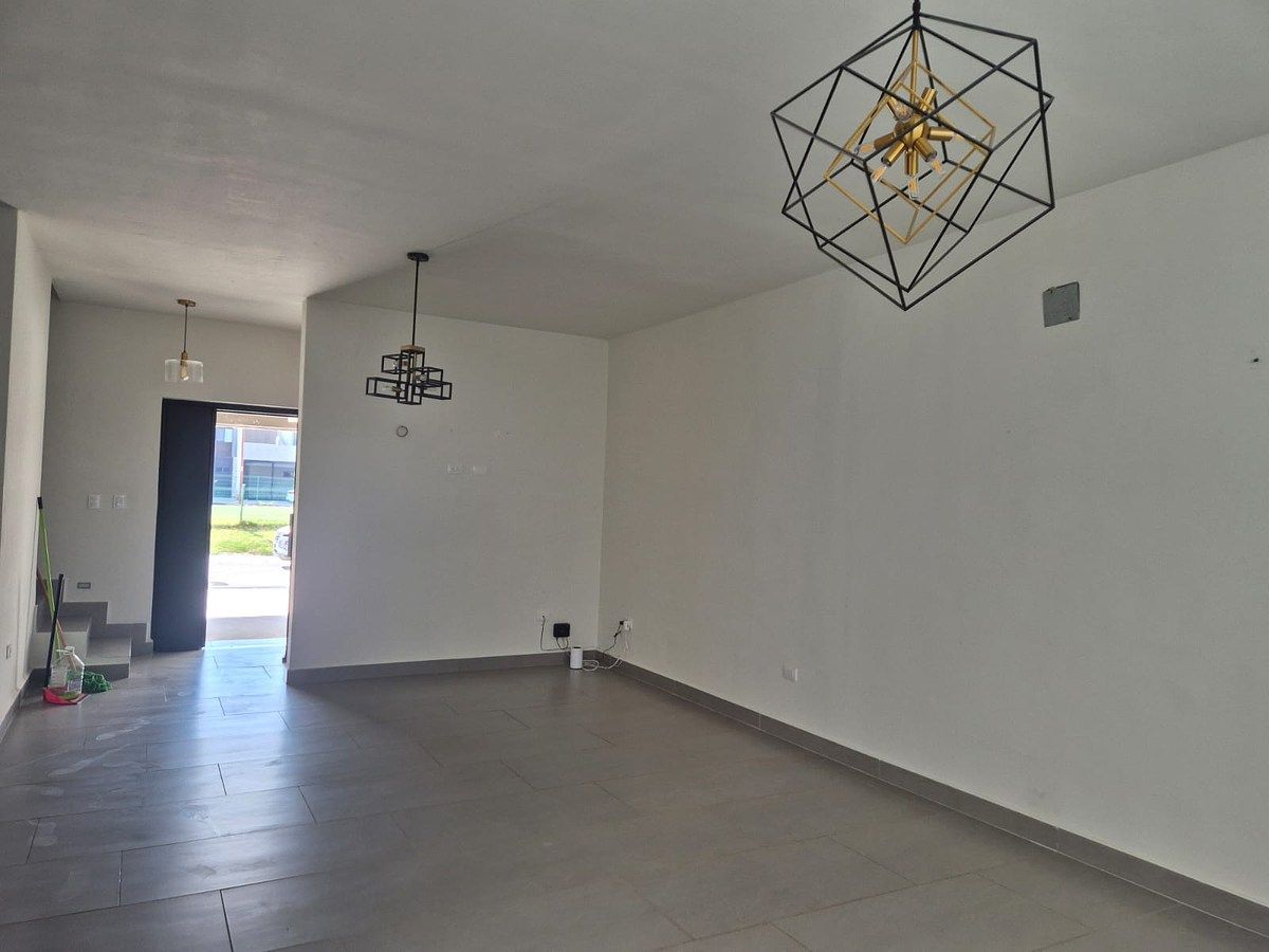 Casa en Residencial Cumbres la Joya, Monterrey, foto 3 de 31