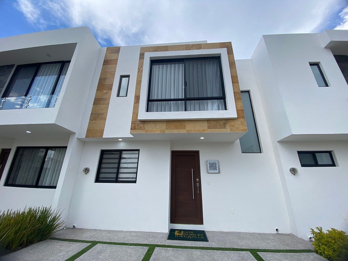 HOUSE FOR SALE SAN ISIDRO JURIQUILLA, photo 1 of 26