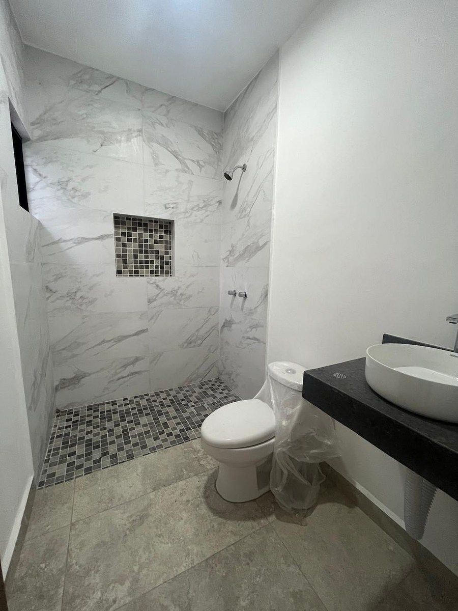 House in El Yerbaniz, Santiago, photo 3 of 15