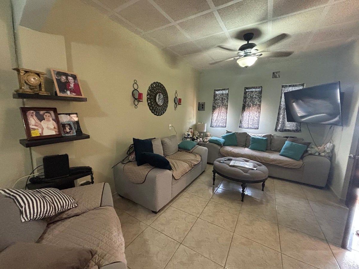 CASA EN VENTA EN CIÉNEGA DE FLORES, foto 1 de 33