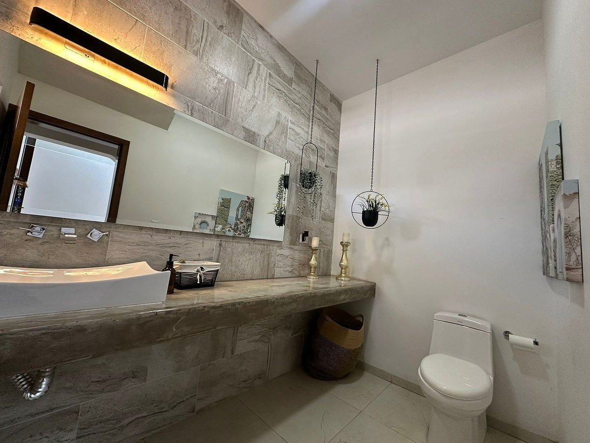 Baño de visitas, foto 8 de 10