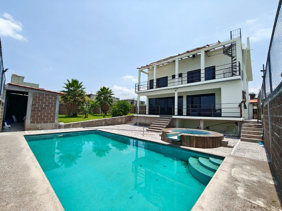 HOUSE FOR SALE IN ALTOS DE OAXTEPEC, photo 1 of 32