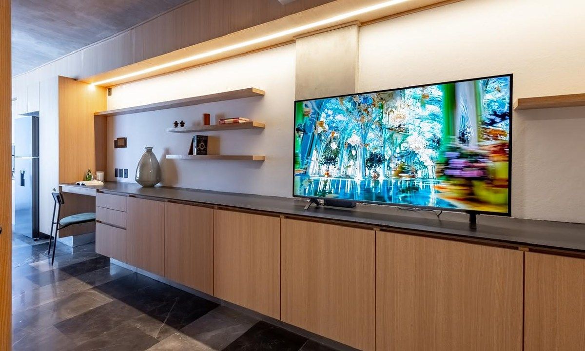 APARTMENT FOR SALE MIDTOWN!!, photo 1 of 11