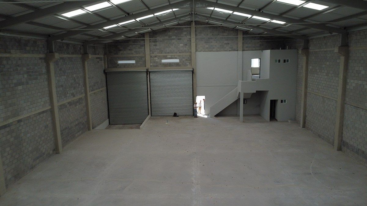 interior de bodega anden rampa oficina firme, foto 5 de 13