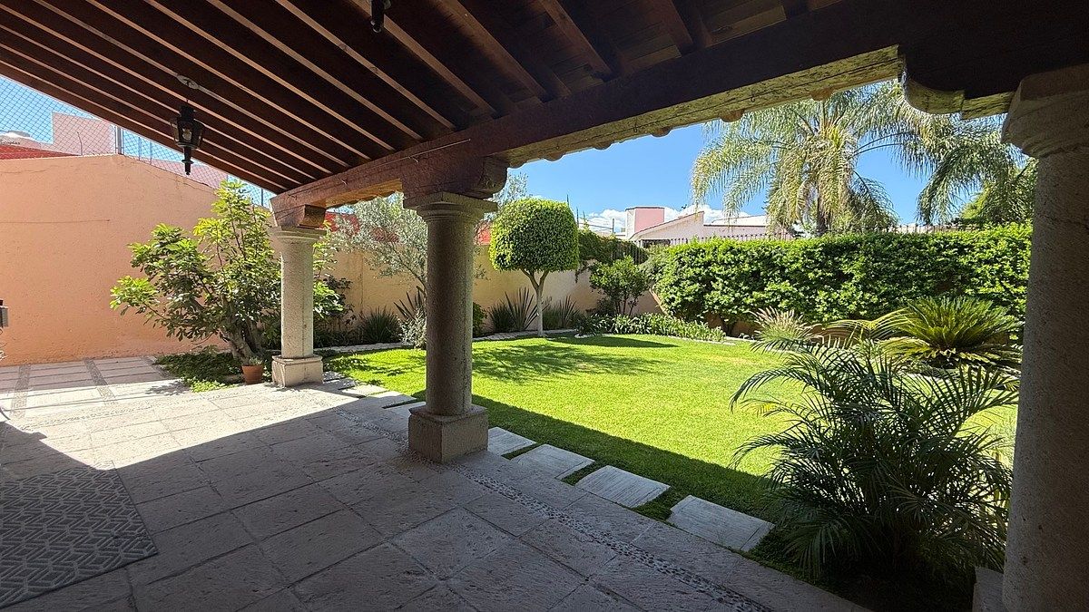 CASA EN VENTA EN JURICA DE UNA PLANTA, foto 1 de 24