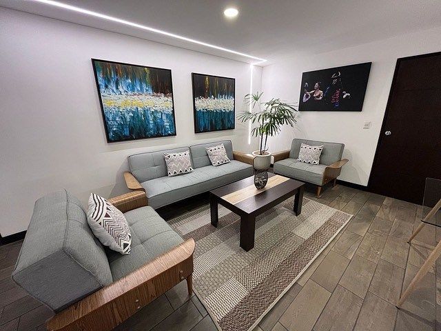 Apartamento Amueblado en Renta – Edificio Verona, Zona 10, foto 1 de 9