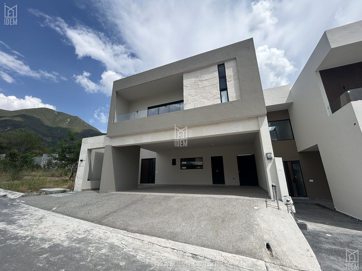 House in Pedregal la Silla 1 Sector, Monterrey, photo 2 of 16