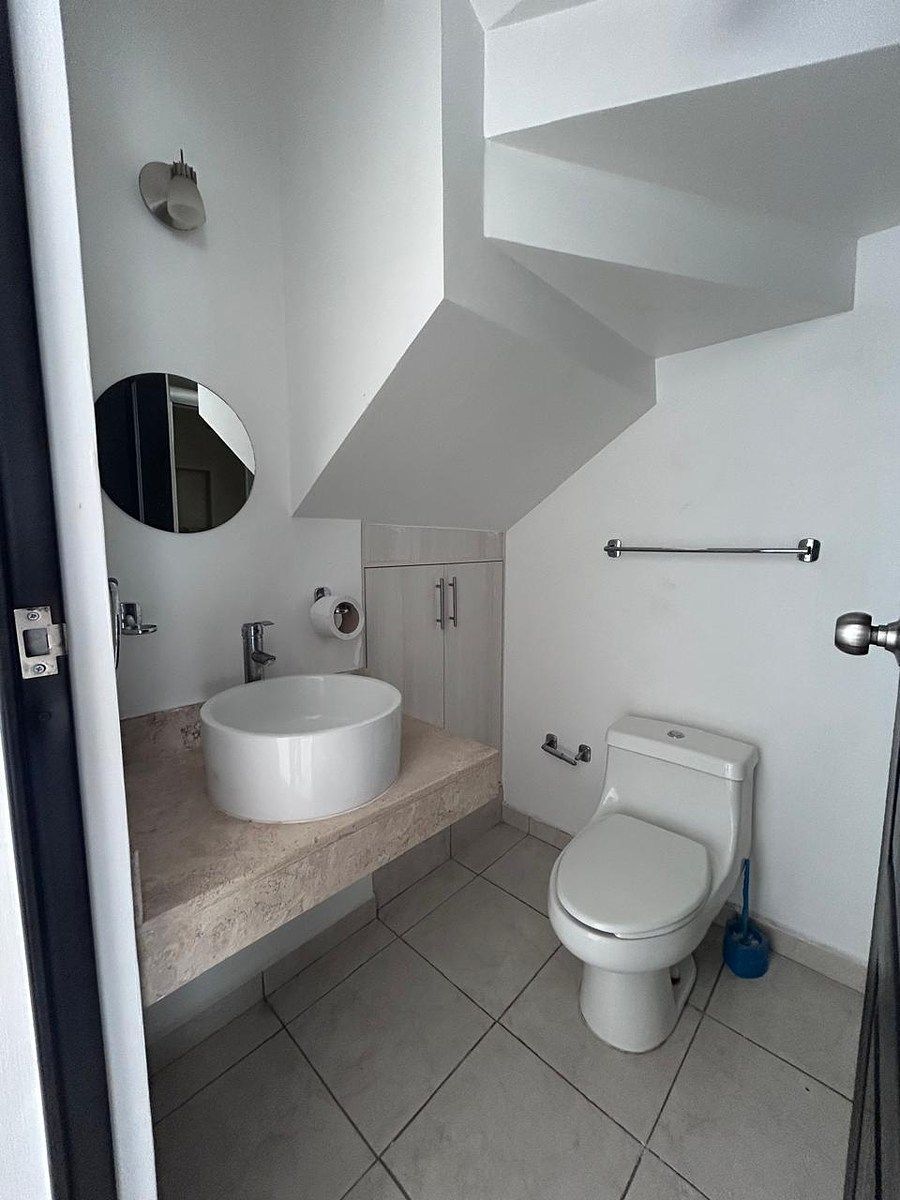 House in Gated Community in Sonterra, Querétaro, photo 12 of 16