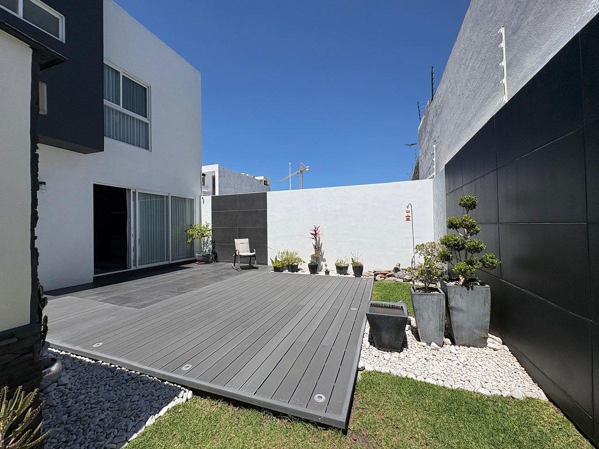 Jardín con Deck, photo 22 of 27