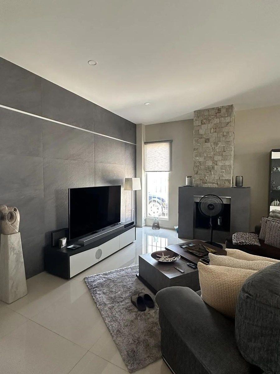 Sala con Chimenea, photo 2 of 27