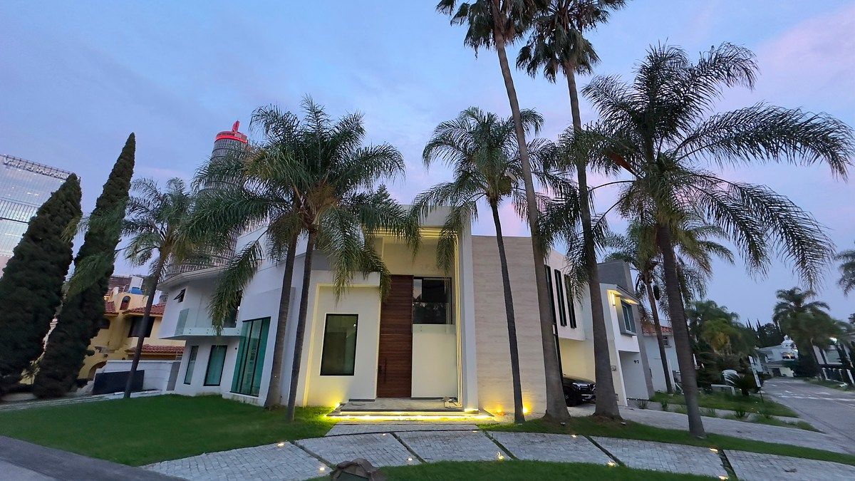 Incredible residence for rent or sale in Puerta de Hierro, photo 1 of 29