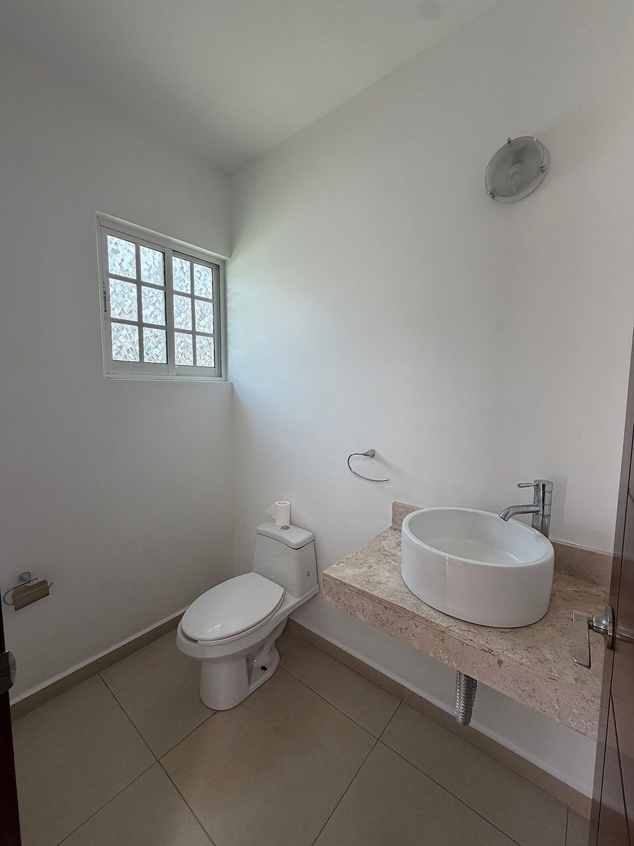 Medio baño, foto 5 de 34