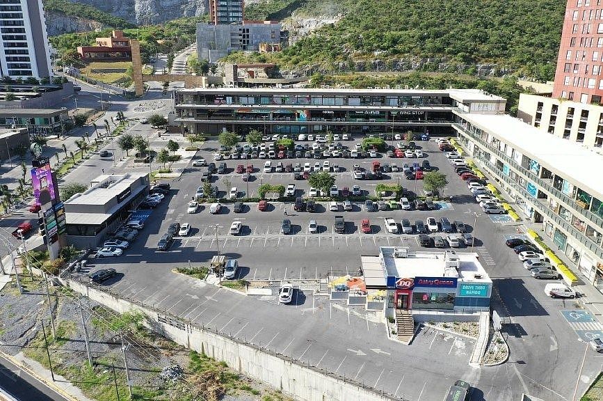 Retail Space in Colinas de San Jerónimo, Monterrey, photo 5 of 7