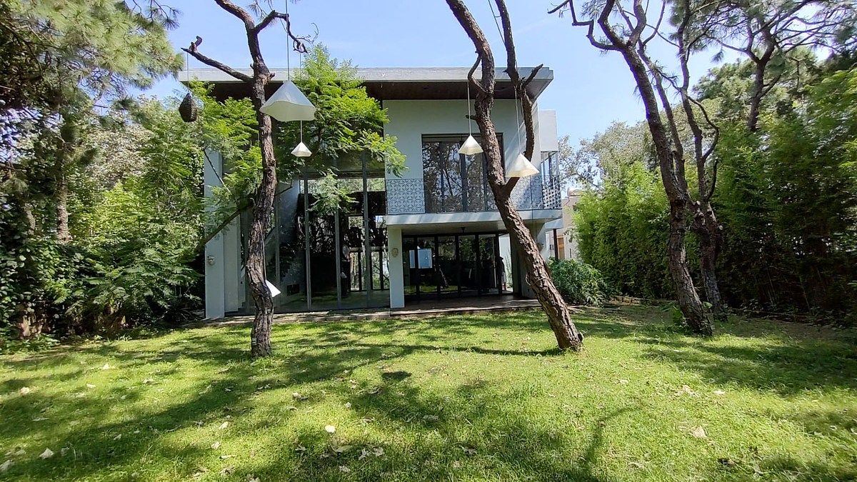 Residencia contemporánea en renta en Pinar de la Venta, foto 1 de 30