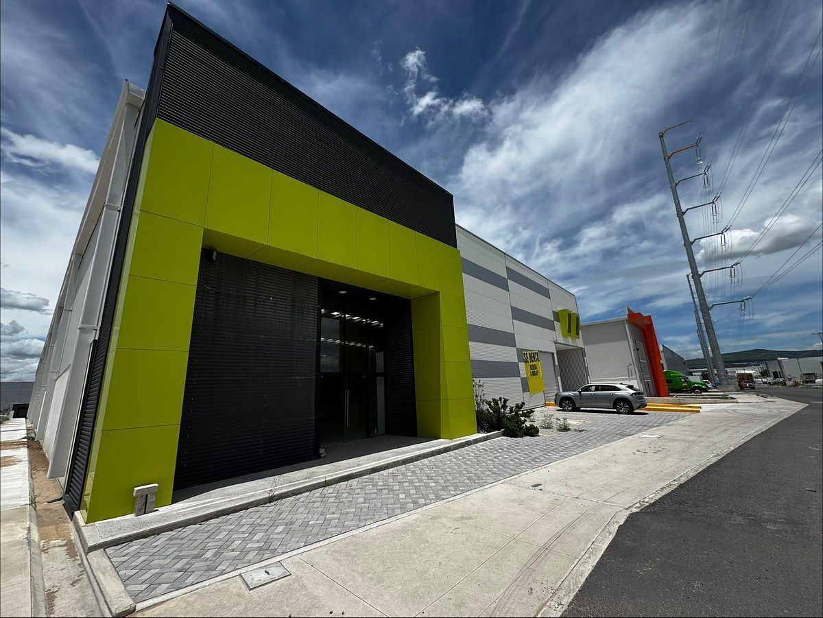 4,355 m2 - With 2 access streets and 130 KVAS, photo 1 of 16