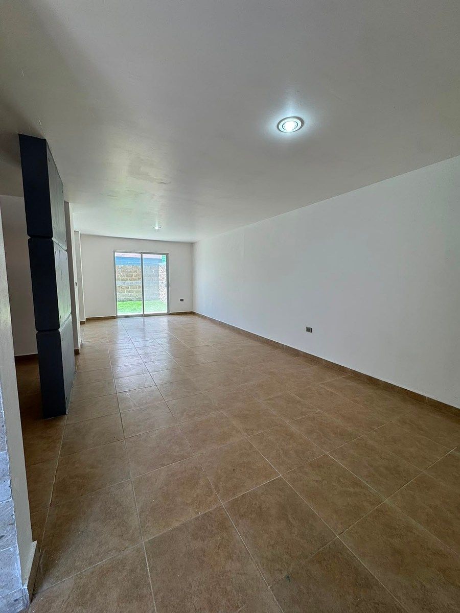 House in Gated Community in Juriquilla Santa Fe, Querétaro, photo 4 of 11