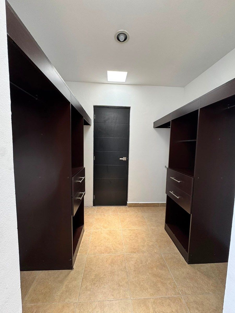 House in Gated Community in Juriquilla Santa Fe, Querétaro, photo 10 of 11