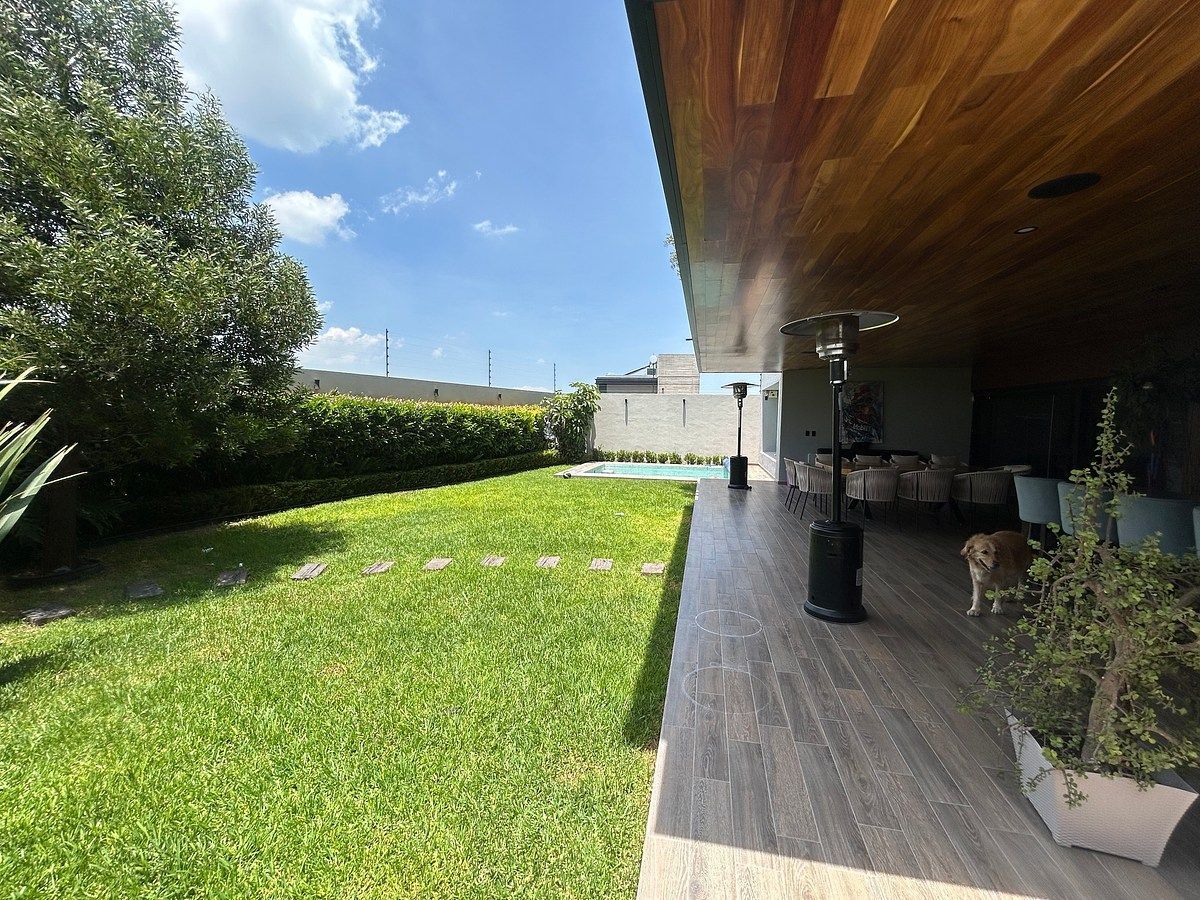 House in Vista Real y Country Club, Corregidora, photo 2 of 31