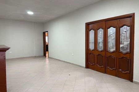 Casa para ALUGUEL na Col. Centro, San Nicolás de los Garza, Nuevo León.