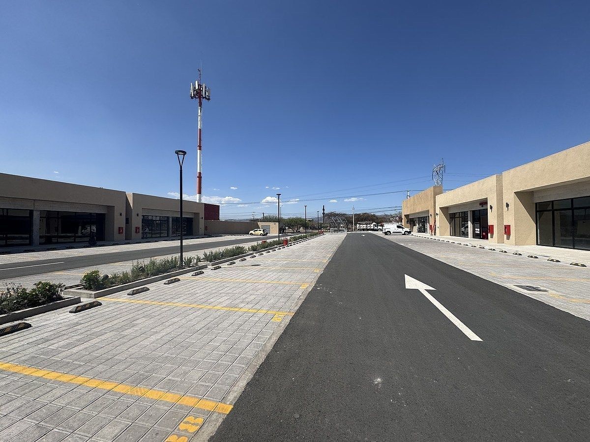 Retail Space in Ciudad del Sol, Querétaro, photo 2 of 8