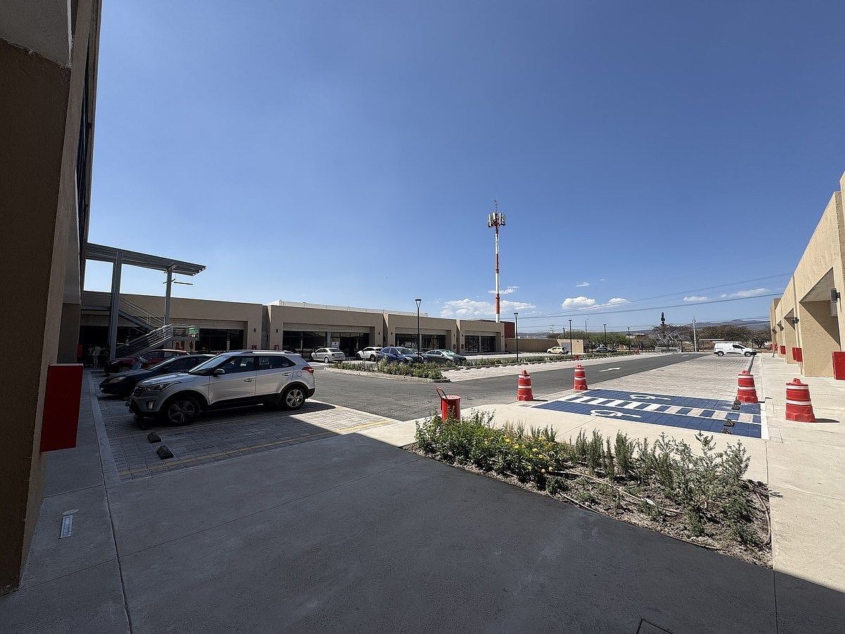 Retail Space in Ciudad del Sol, Querétaro, photo 5 of 8
