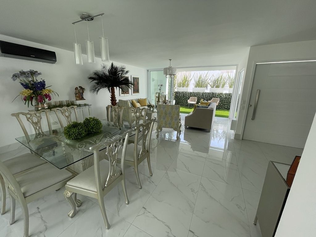 CASA EN RENTA VENTANAS DE LA HUASTECA, foto 1 de 21