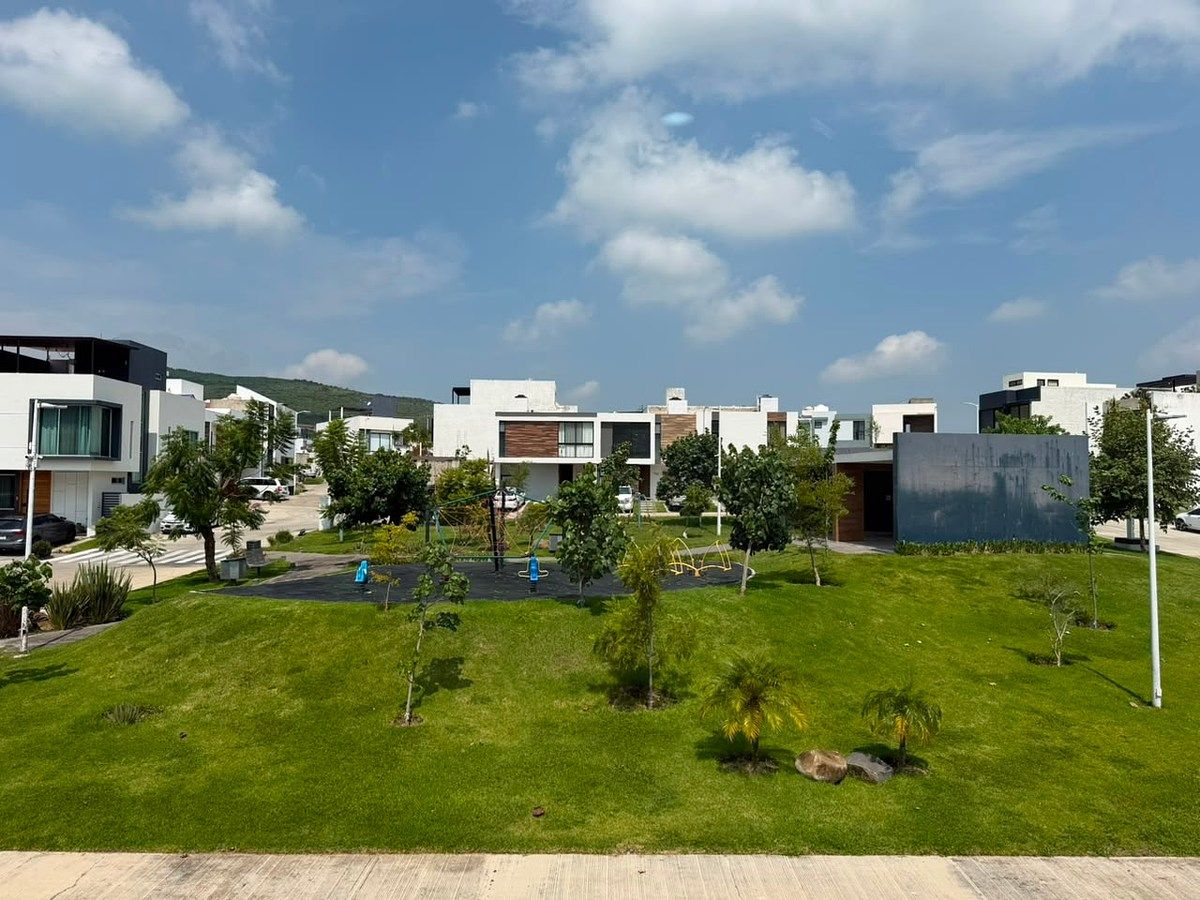 House in Senderos de Monte Verde, Tlajomulco de Zúñiga, photo 3 of 17