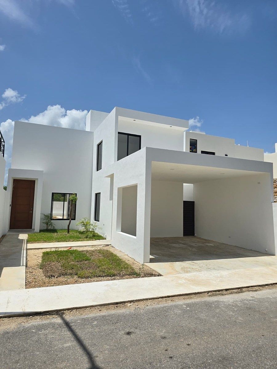 HOUSE WITH DOUBLE HEIGHT IN PRIVATE IN CONKAL, photo 1 of 18