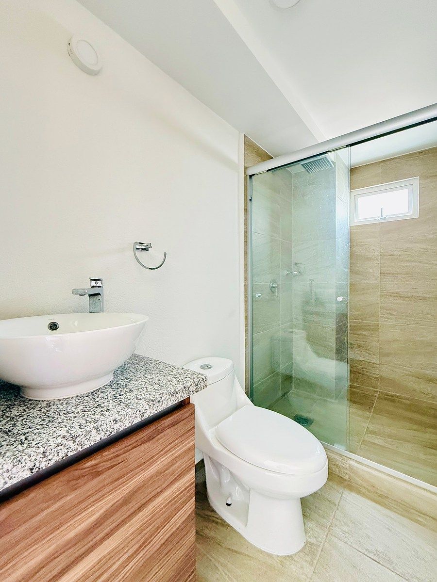 Baño recámara principal, foto 16 de 26