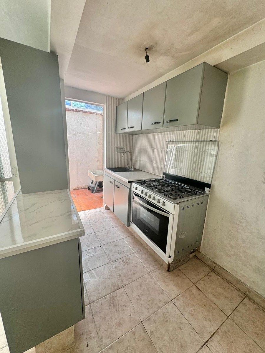 Interior cocina, photo 9 of 11