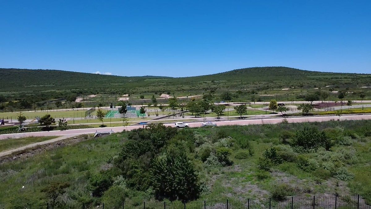 COMMERCIAL LAND CITY MADERAS CORREGIDORA 1,113.41 M2, photo 1 of 10