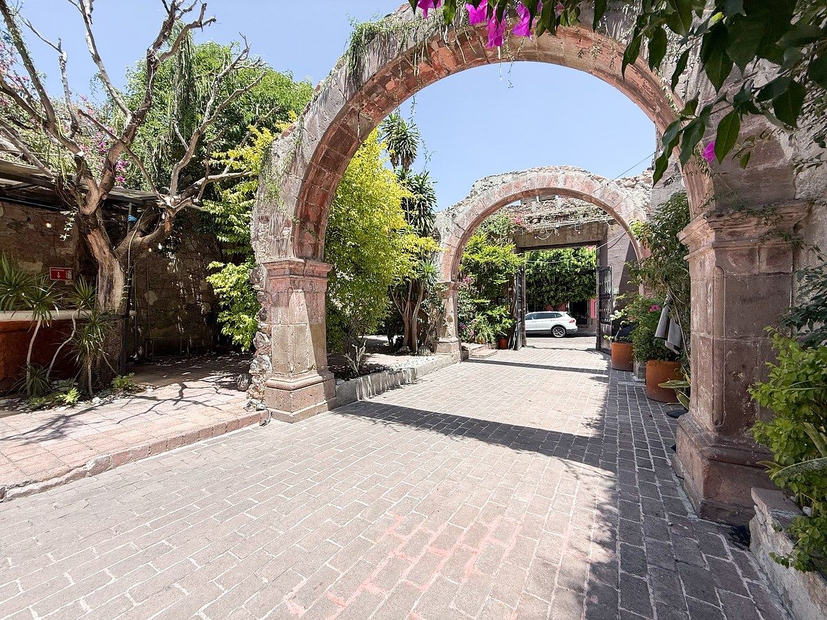 Casa en Venta en el Centro Histórico de Querétaro, Calle 5 de Mayo, foto 1 de 34