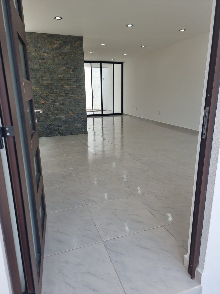 House in Gated Community in El Pueblito, Corregidora, photo 4 of 26