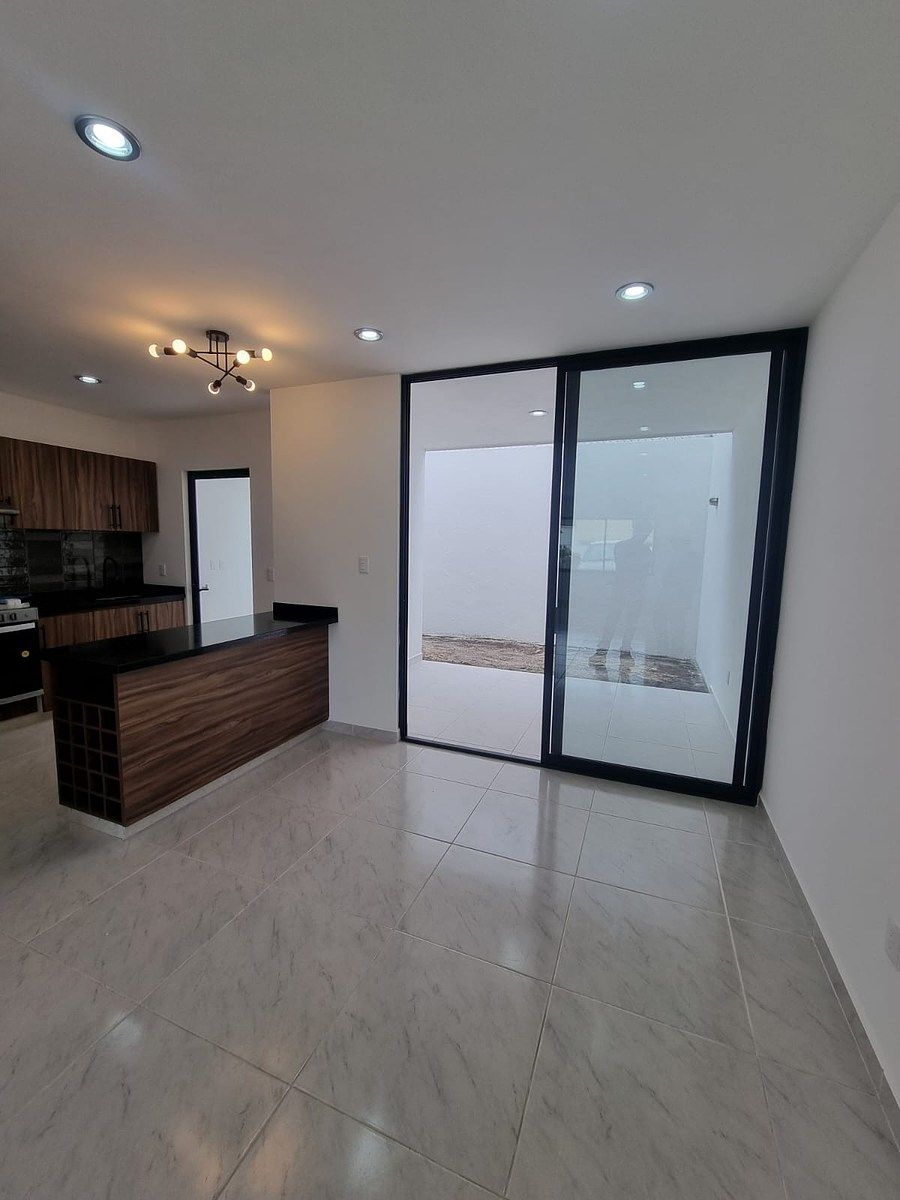 House in Gated Community in El Pueblito, Corregidora, photo 5 of 26