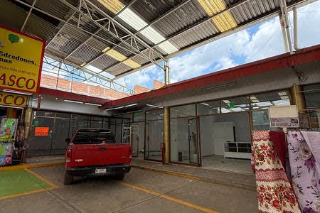 LOCALES EN RENTA AL SUR EN CENTRO COLCHERO