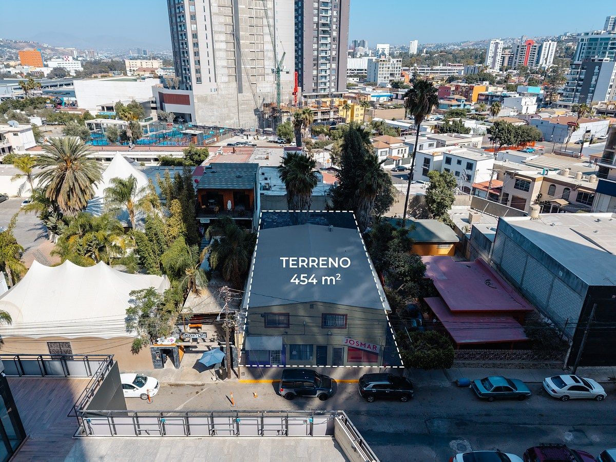 Terreno Comercial en Calete, Zona Dorada.