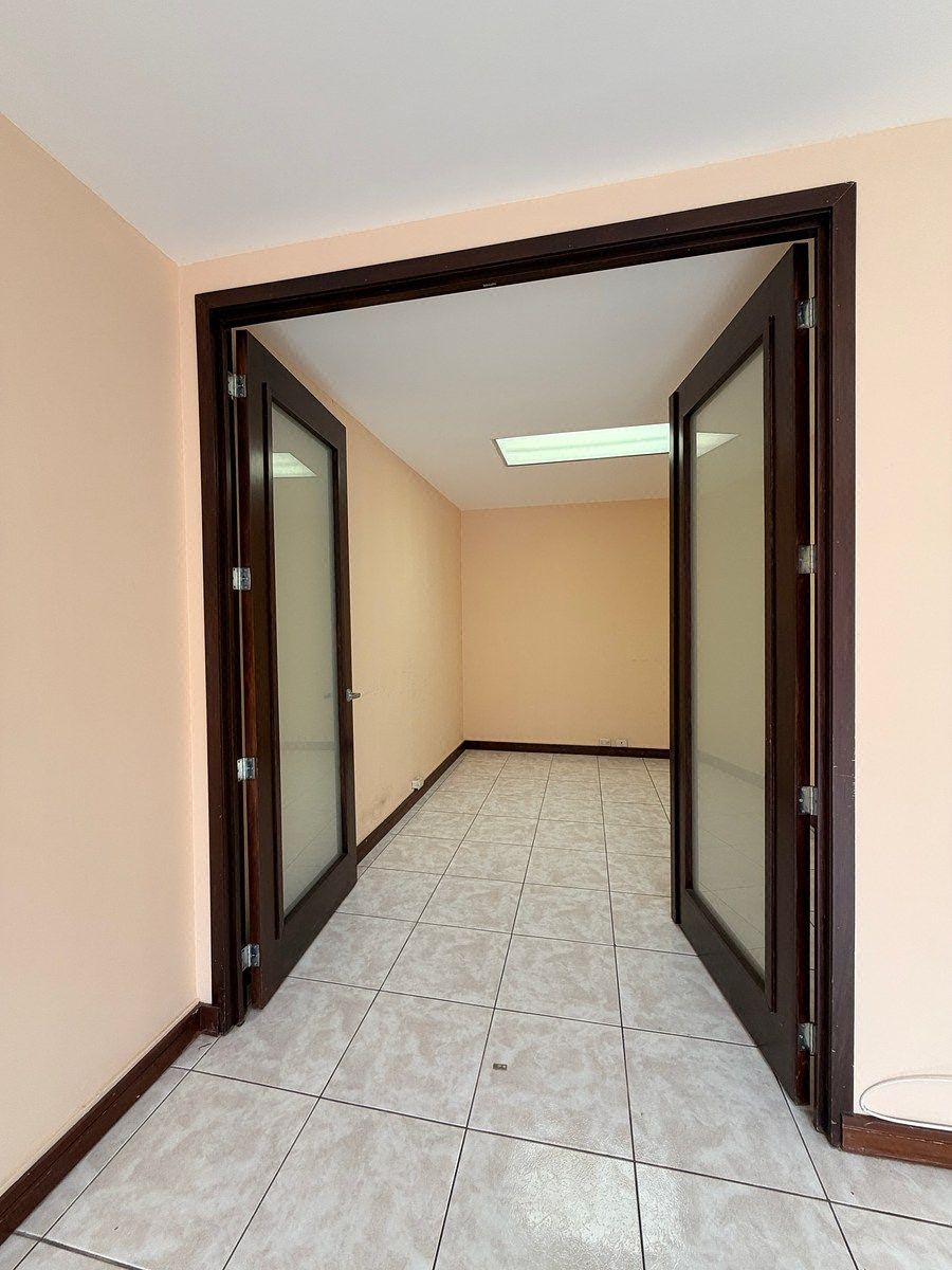 Oficina en Venta o Renta I Design Center, zona 10 - Miniatura 5
