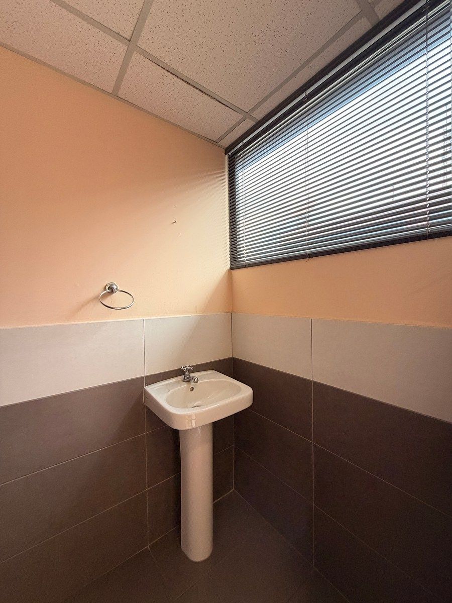 Oficina en Venta o Renta I Design Center, zona 10 - Miniatura 8