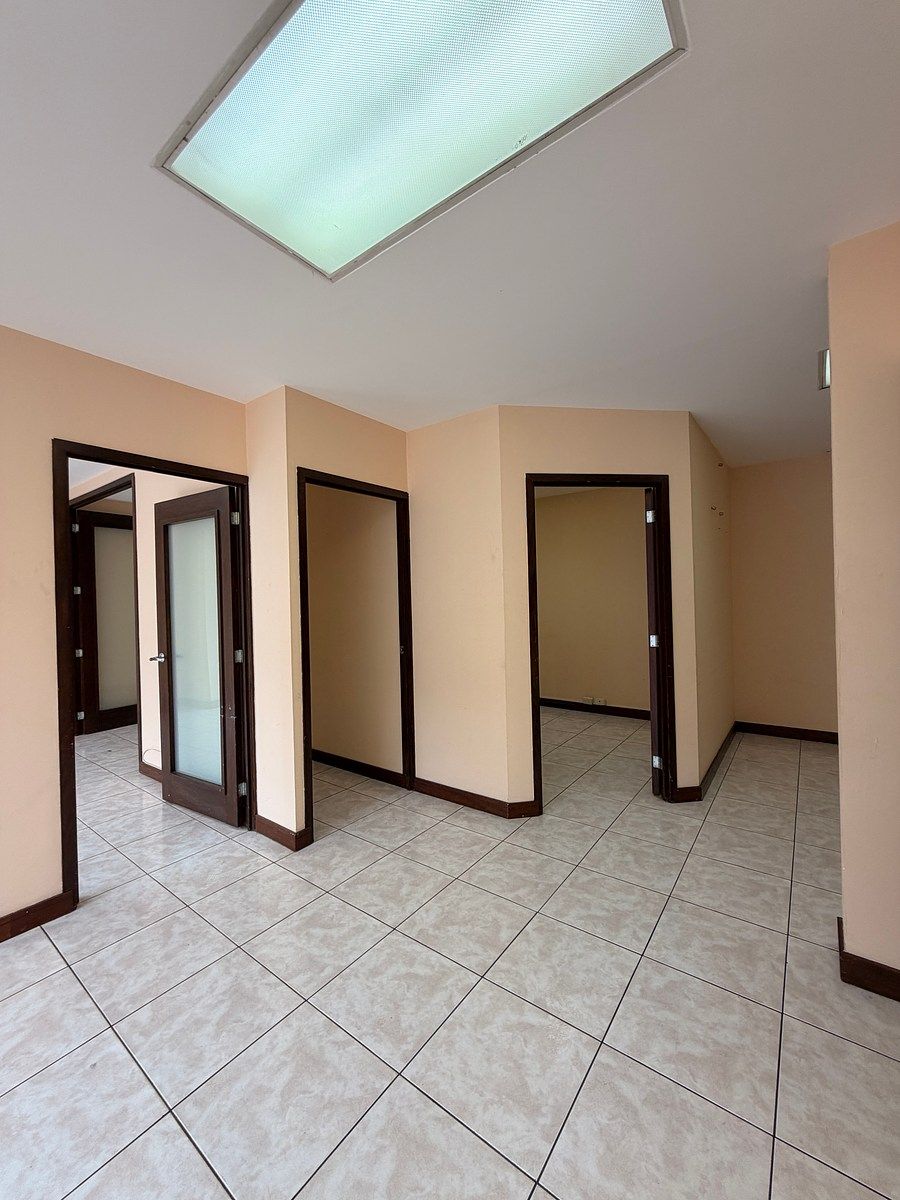 Oficina en Venta o Renta I Design Center, zona 10 - Miniatura 6