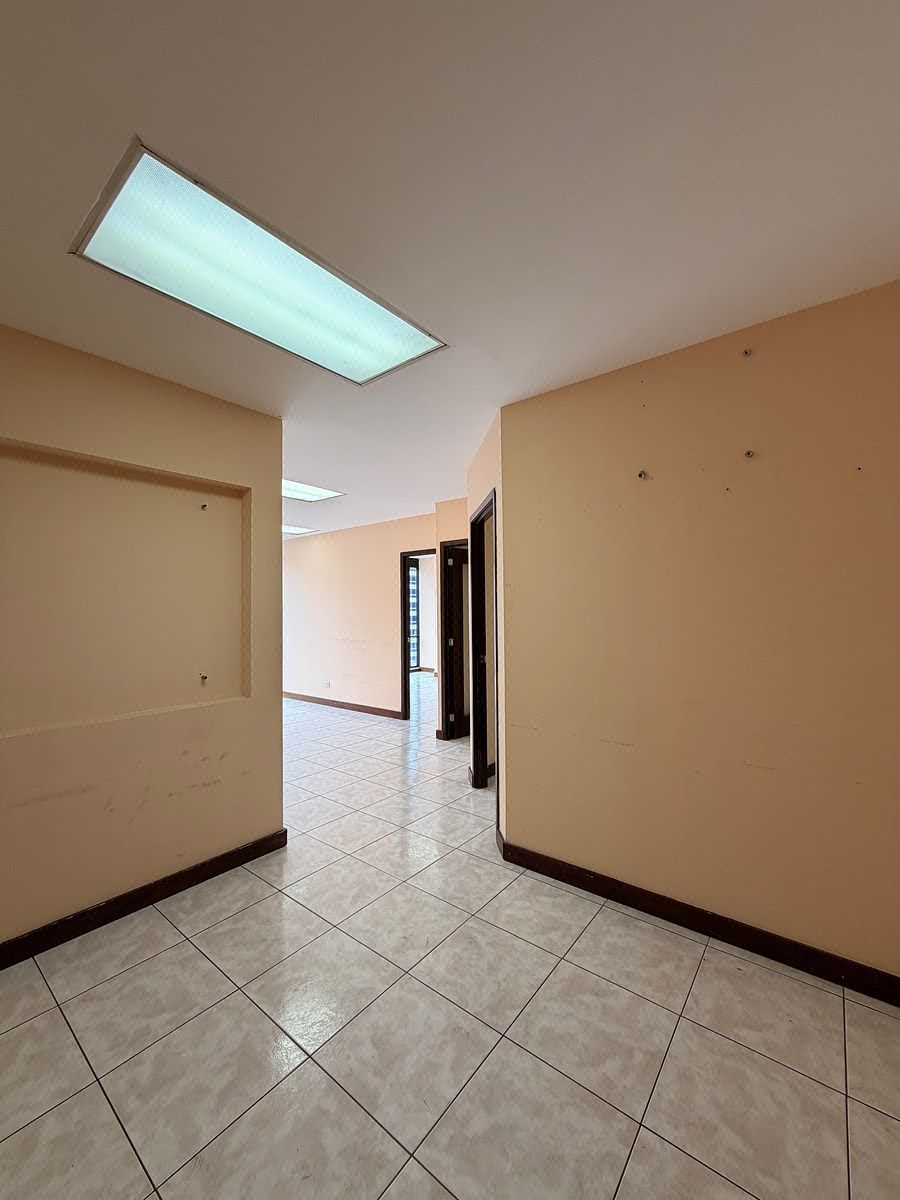 Oficina en Venta o Renta I Design Center, zona 10 - Miniatura 10