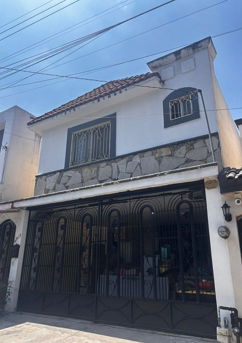 HOUSE FOR SALE ON TOP OF THE HILLS - PTE MTY AREA, photo 1 of 25