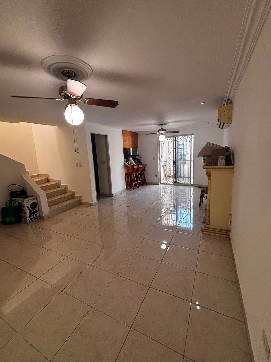 House in Cima de las Cumbres, Monterrey, photo 2 of 25