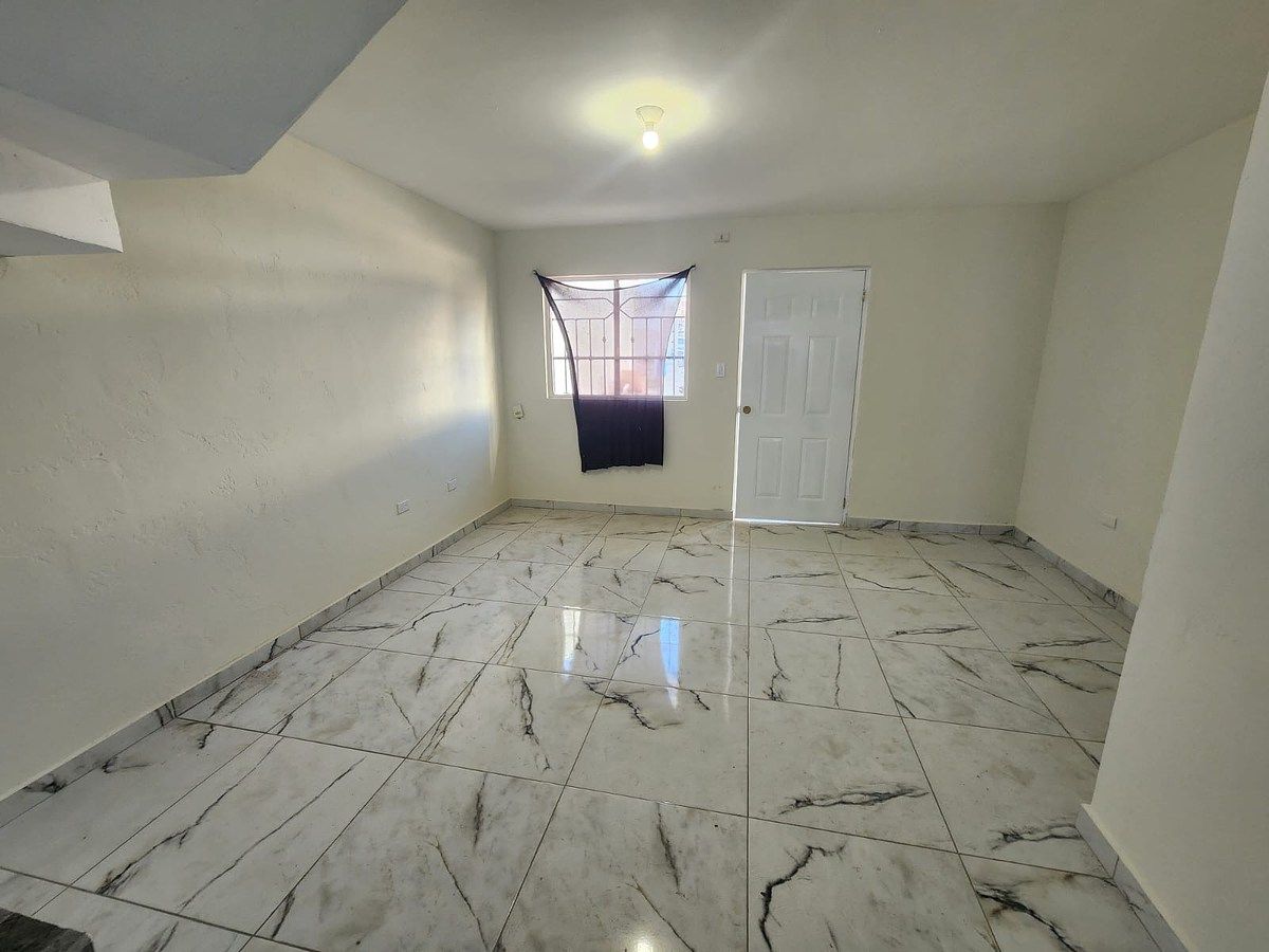 House in Praderas de la Gloria, Tijuana, photo 3 of 13