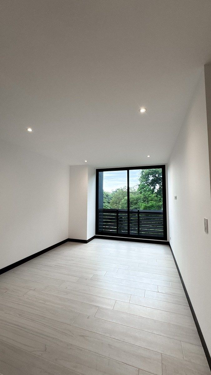 Apartamento de 2 habitaciones en renta en Spazio, foto 1 de 4