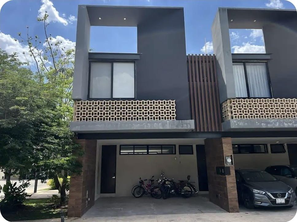 Fachada, photo 1 of 11