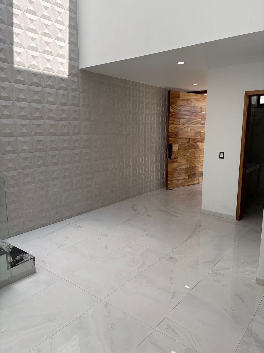 House in Nuevo México, Zapopan, photo 2 of 37